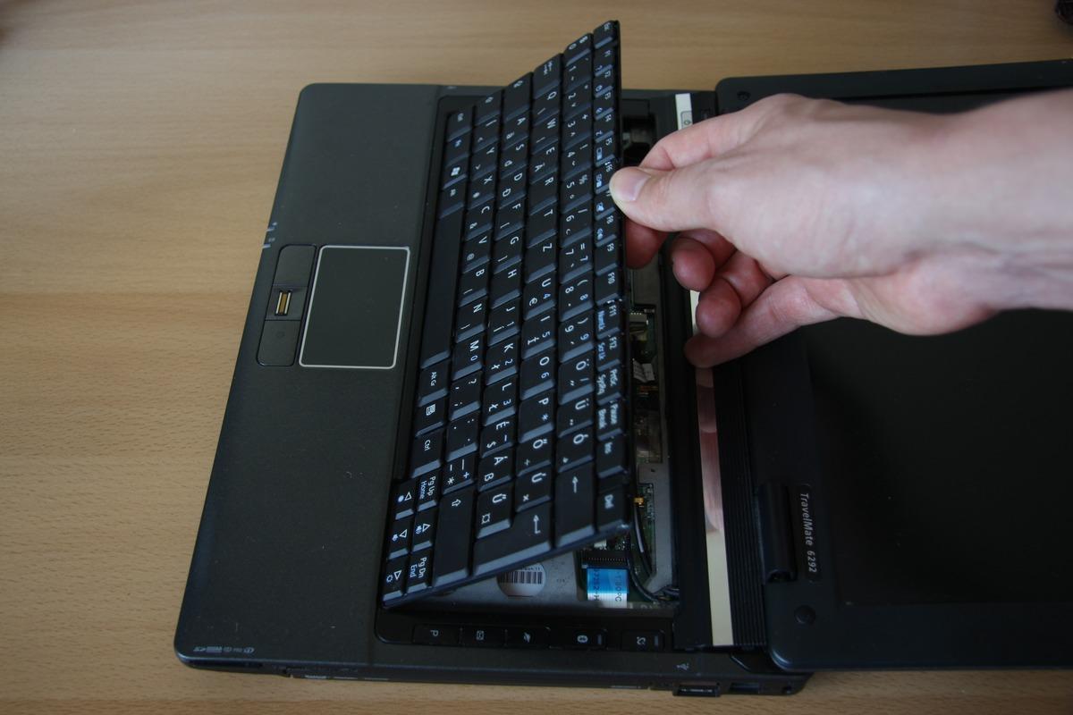 Troca de Teclado de Notebook: Guia Passo a Passo